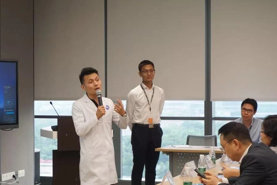 华润金融举办员工牙齿健康活动